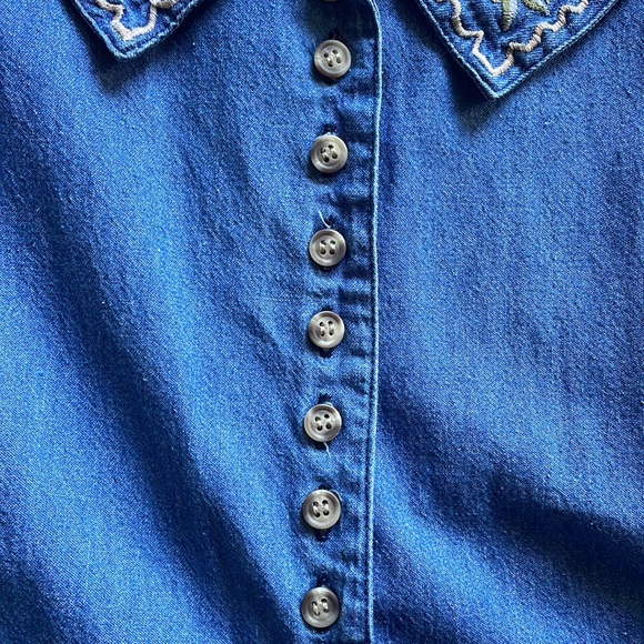 🌸 Vintage Just Class Embroidered Denim Sleeveless Top - Picture 2 of 4